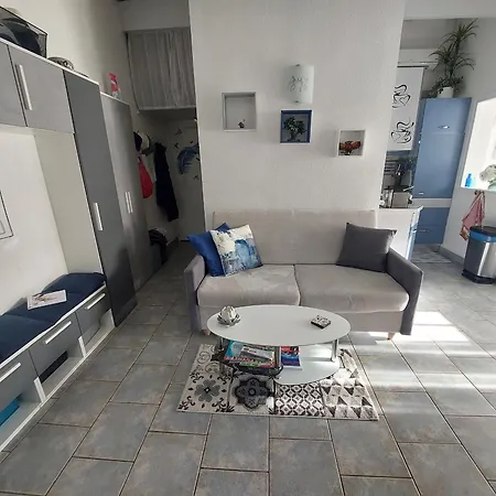 Climatise 2 Pieces, Piscine, Parking Prive, A 500m De La - Fr-1-776-2 Apartment *